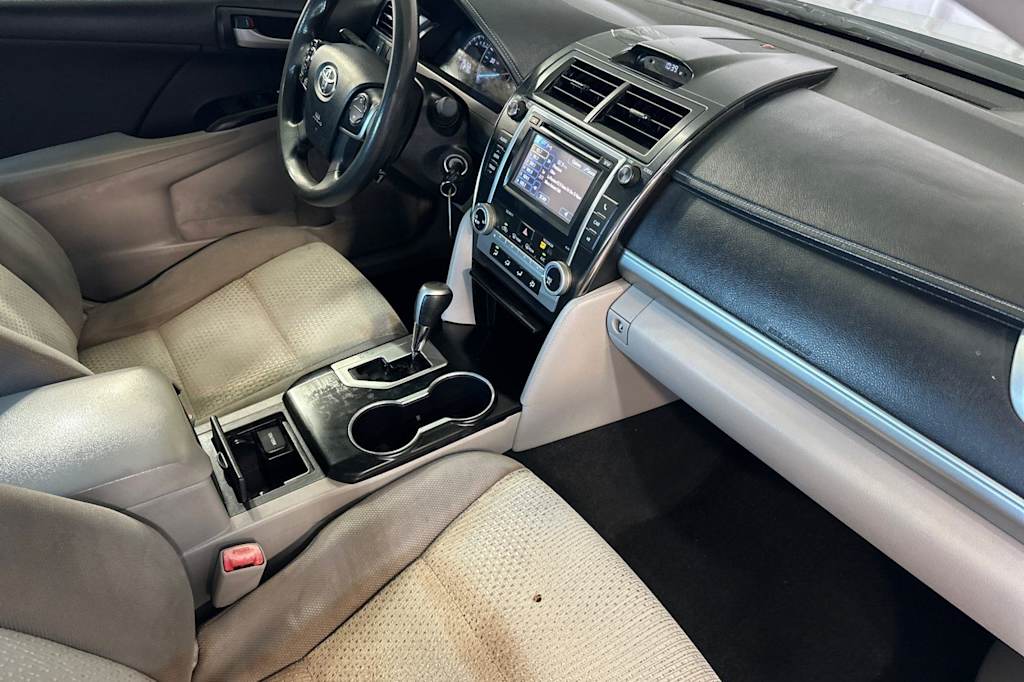 Thumbnail: 2014 Toyota Camry - 13