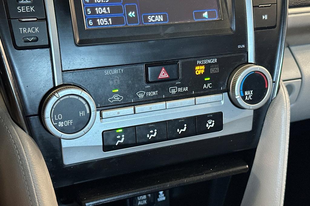 Thumbnail: 2014 Toyota Camry - 25