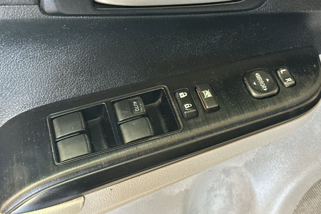 Thumbnail: 2014 Toyota Camry - 23