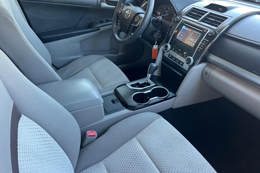 Thumbnail: 2012 Toyota Camry - 10
