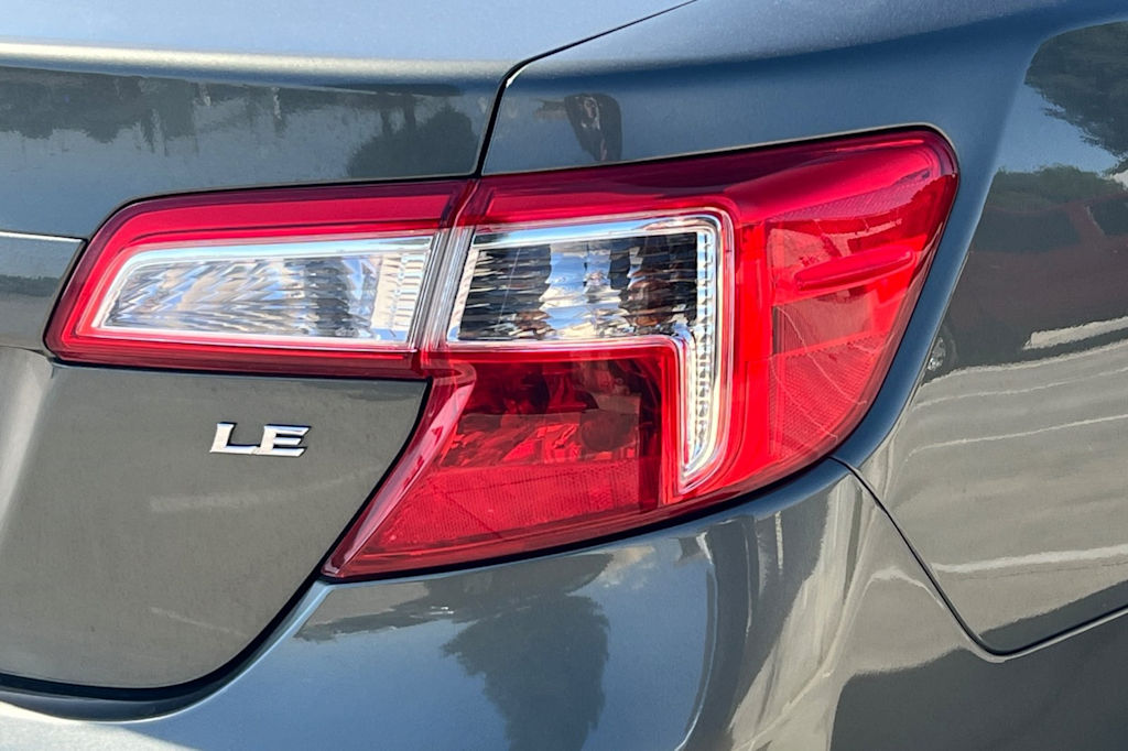 Thumbnail: 2012 Toyota Camry - 21