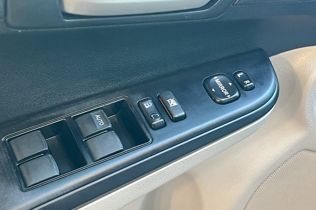 Thumbnail: 2012 Toyota Camry - 23
