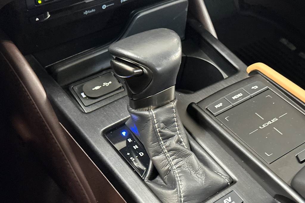 Thumbnail: 2019 Lexus ES - 15