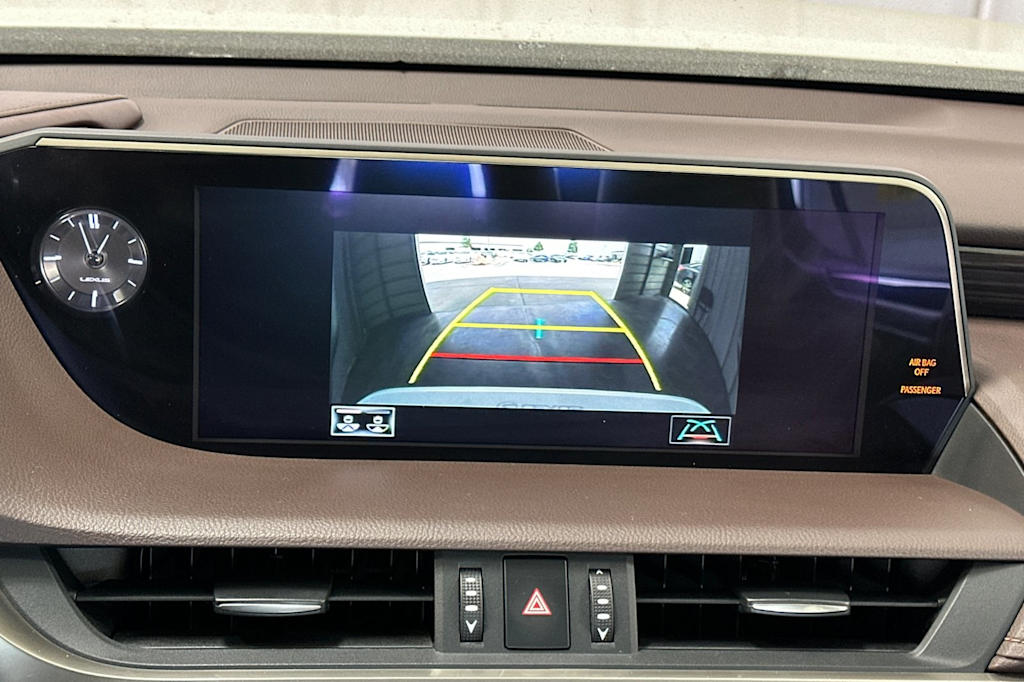 Thumbnail: 2019 Lexus ES - 25