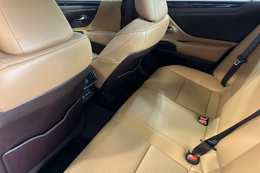 Thumbnail: 2019 Lexus ES - 11