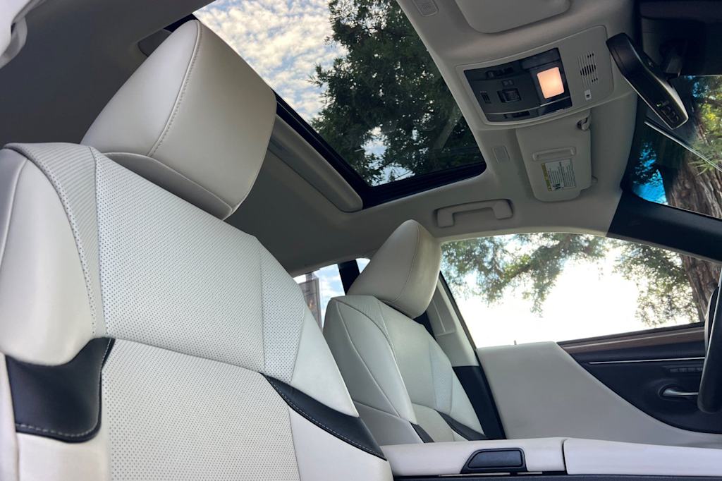 Thumbnail: 2025 Lexus ES - 11