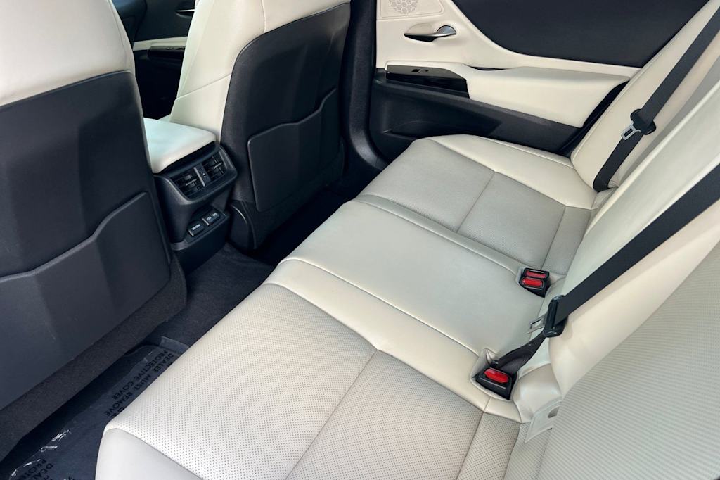 Thumbnail: 2025 Lexus ES - 12