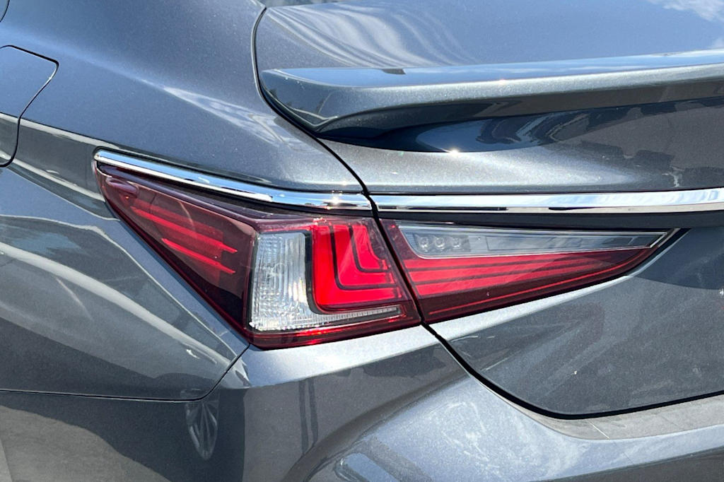Thumbnail: 2025 Lexus ES - 25