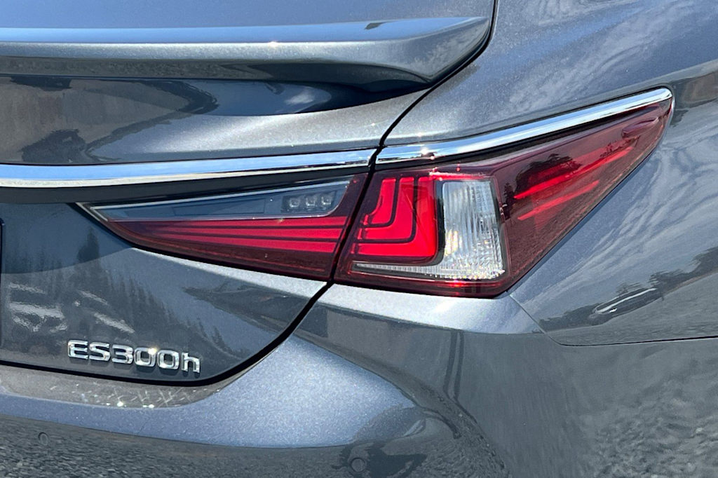 Thumbnail: 2025 Lexus ES - 36