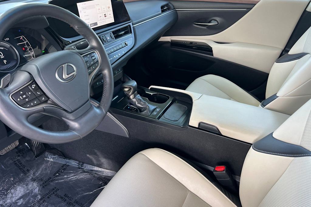 Thumbnail: 2025 Lexus ES - 9