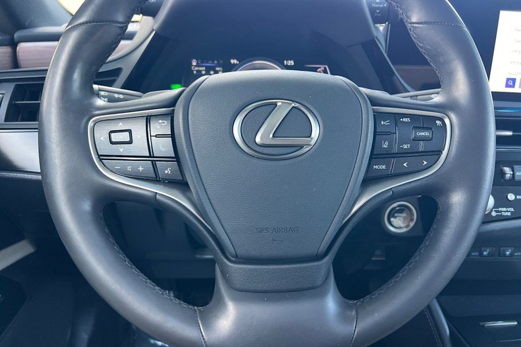 Thumbnail: 2025 Lexus ES - 30