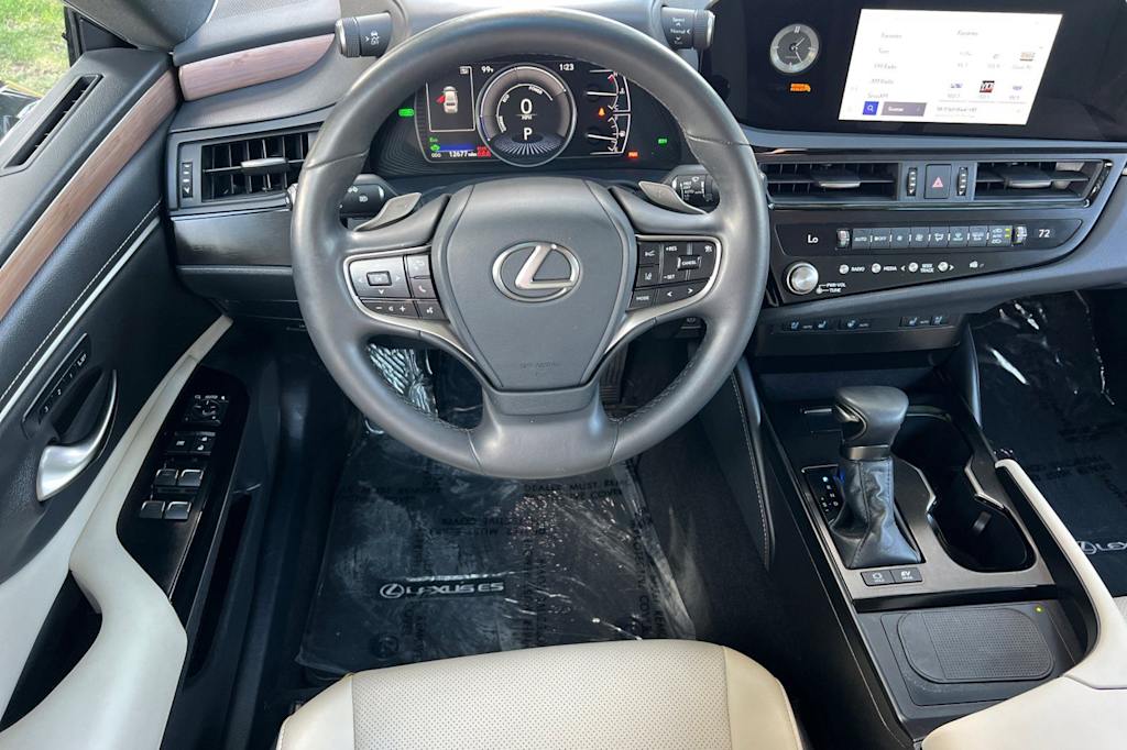Thumbnail: 2025 Lexus ES - 13
