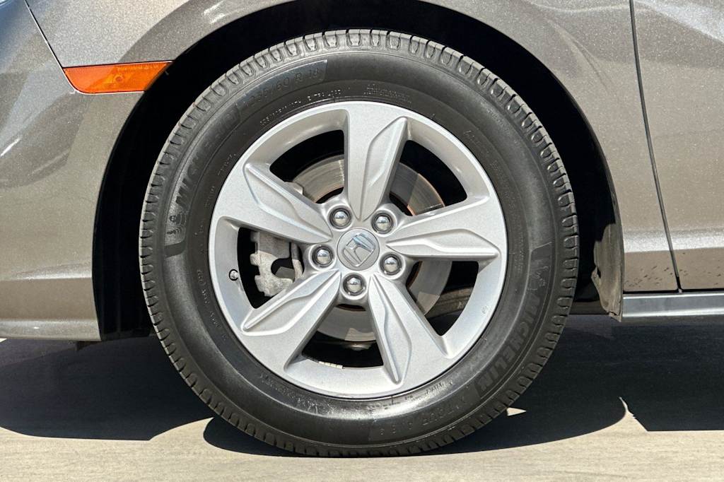 Thumbnail: 2019 Honda Odyssey - 8