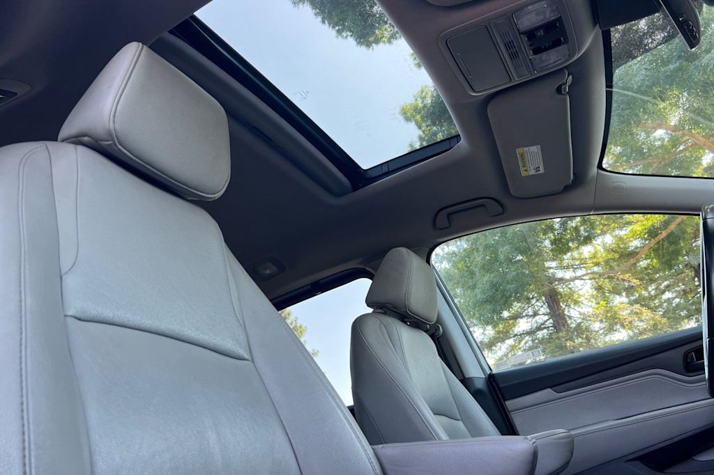 Thumbnail: 2021 Honda Odyssey - 26