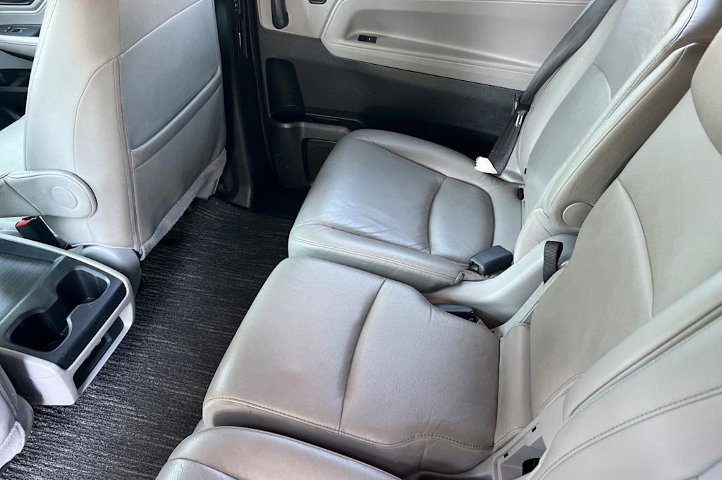 Thumbnail: 2021 Honda Odyssey - 12