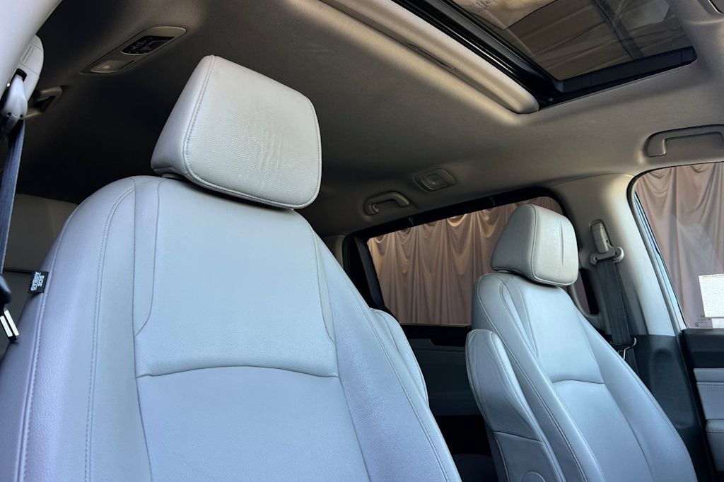 Thumbnail: 2018 Honda Odyssey - 10