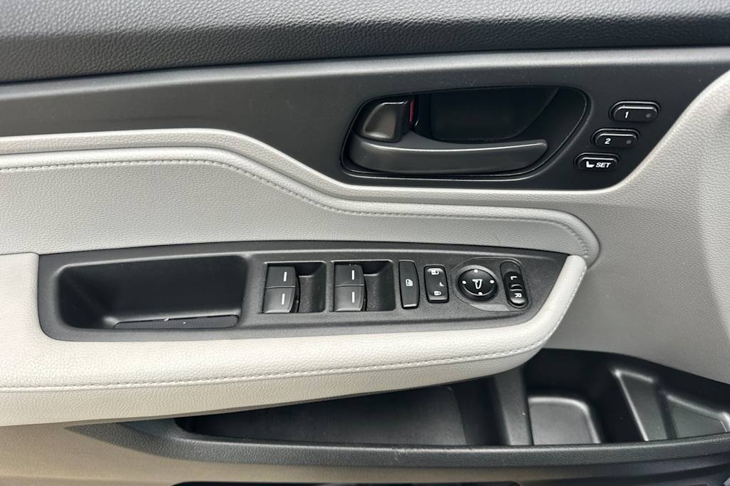 Thumbnail: 2019 Honda Odyssey - 21