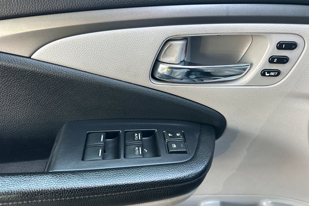 Thumbnail: 2019 Honda Pilot - 22