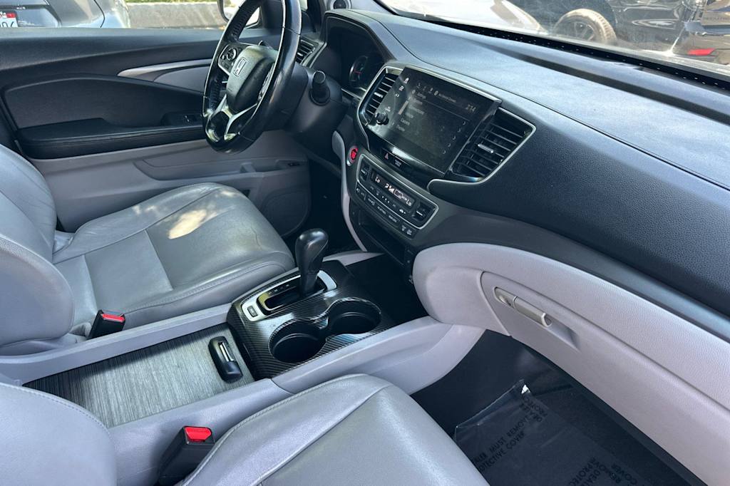 Thumbnail: 2019 Honda Pilot - 12