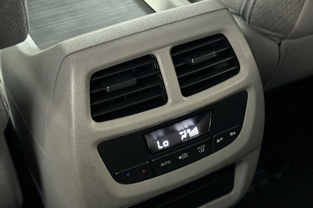Thumbnail: 2016 Honda Pilot - 25