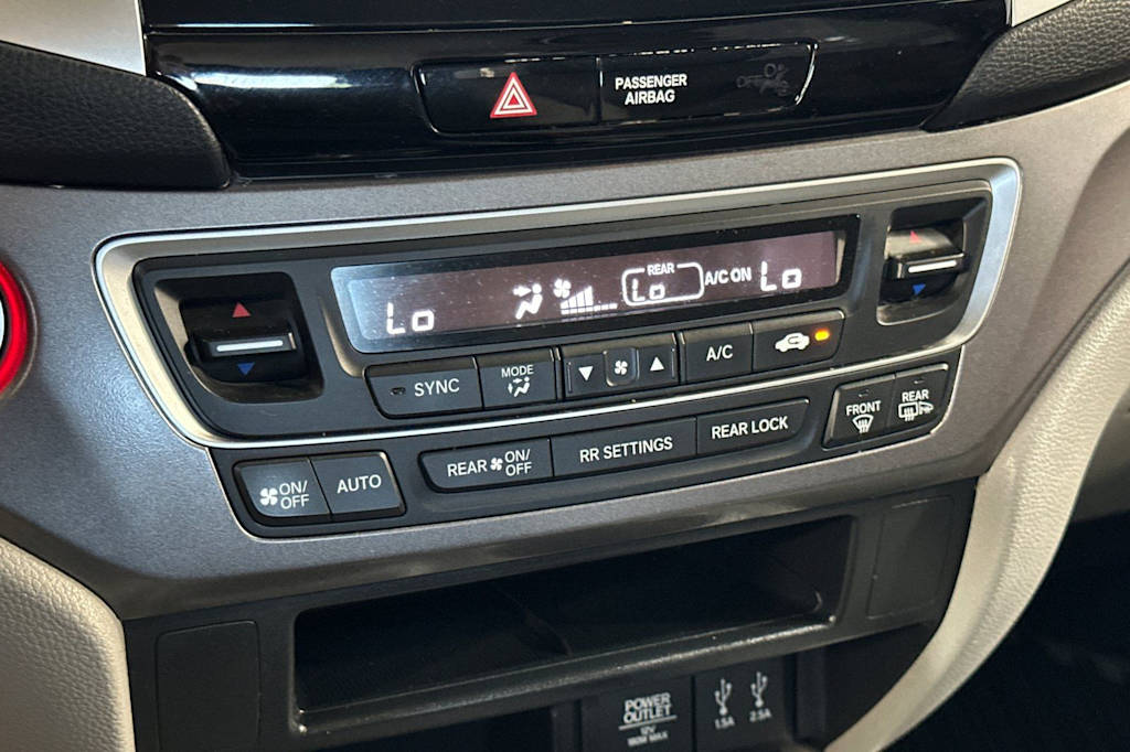 Thumbnail: 2016 Honda Pilot - 29