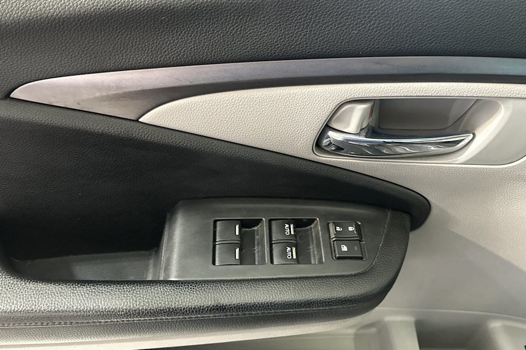 Thumbnail: 2016 Honda Pilot - 22