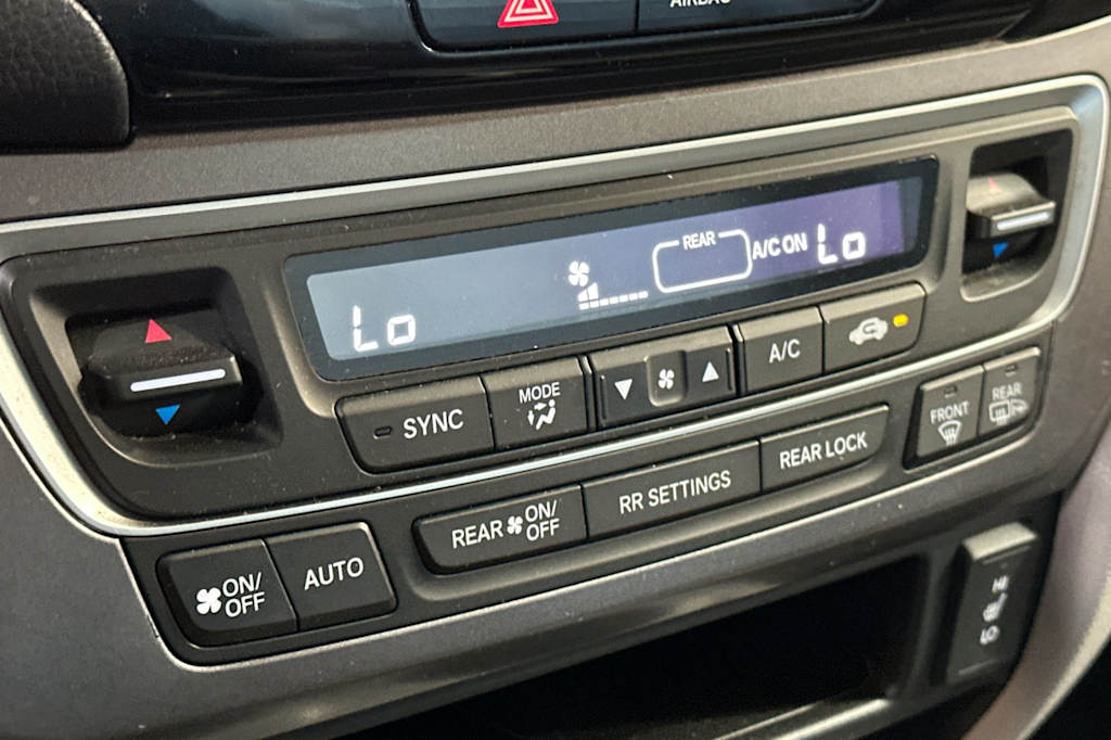 Thumbnail: 2016 Honda Pilot - 25