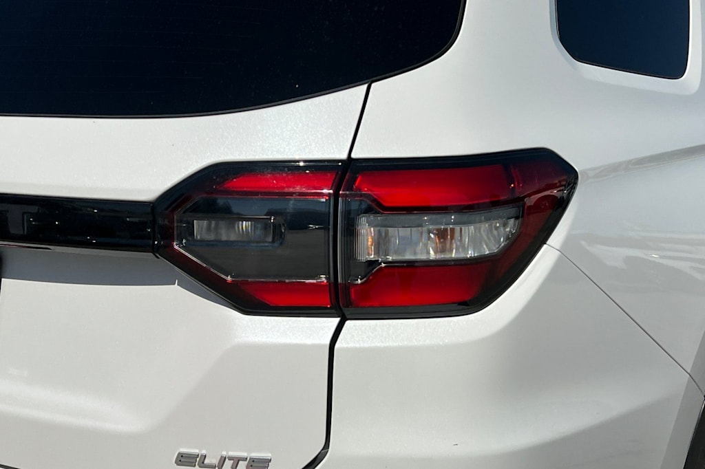 Thumbnail: 2023 Honda Pilot - 22