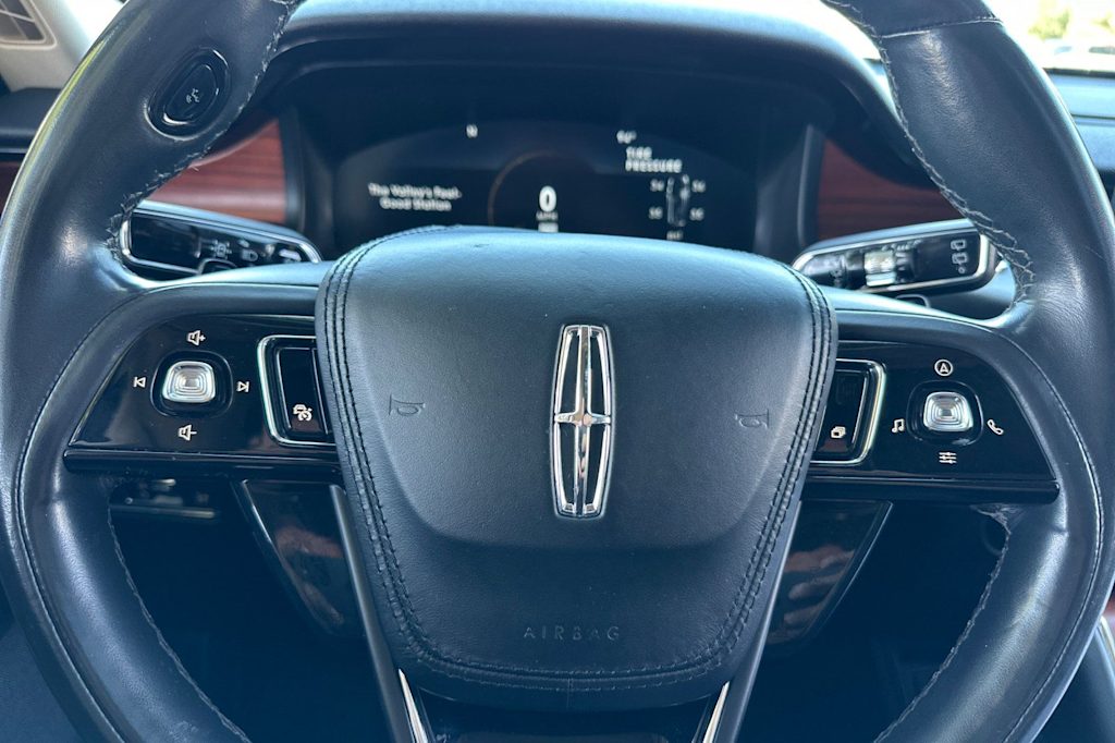 Thumbnail: 2022 Lincoln Aviator - 31