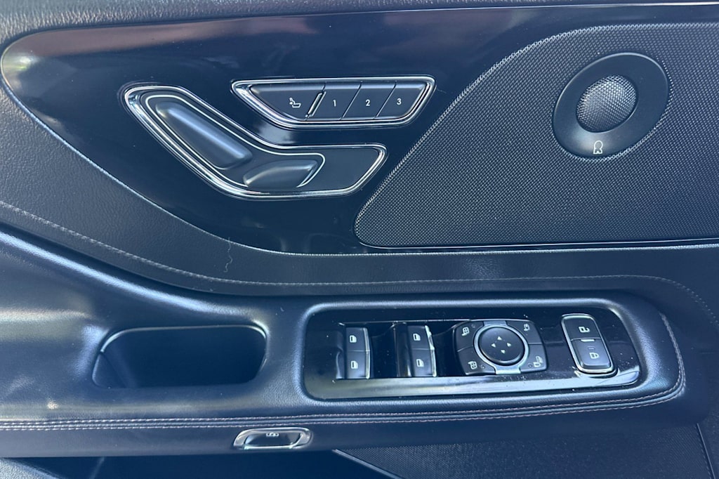 Thumbnail: 2022 Lincoln Aviator - 23