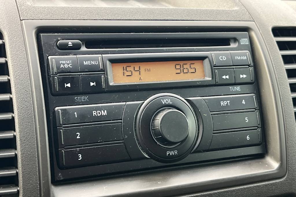 Thumbnail: 2011 Nissan Pathfinder - 14