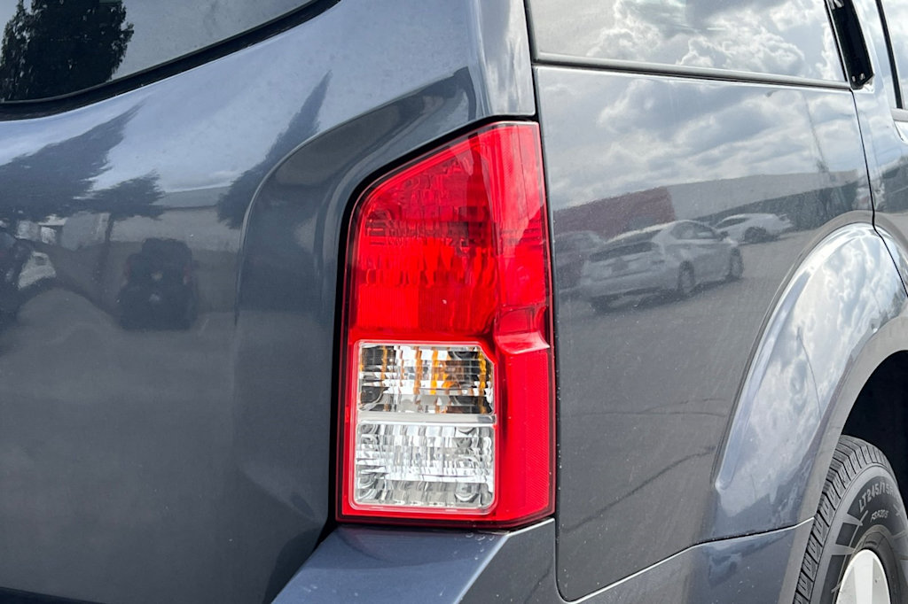 Thumbnail: 2011 Nissan Pathfinder - 24