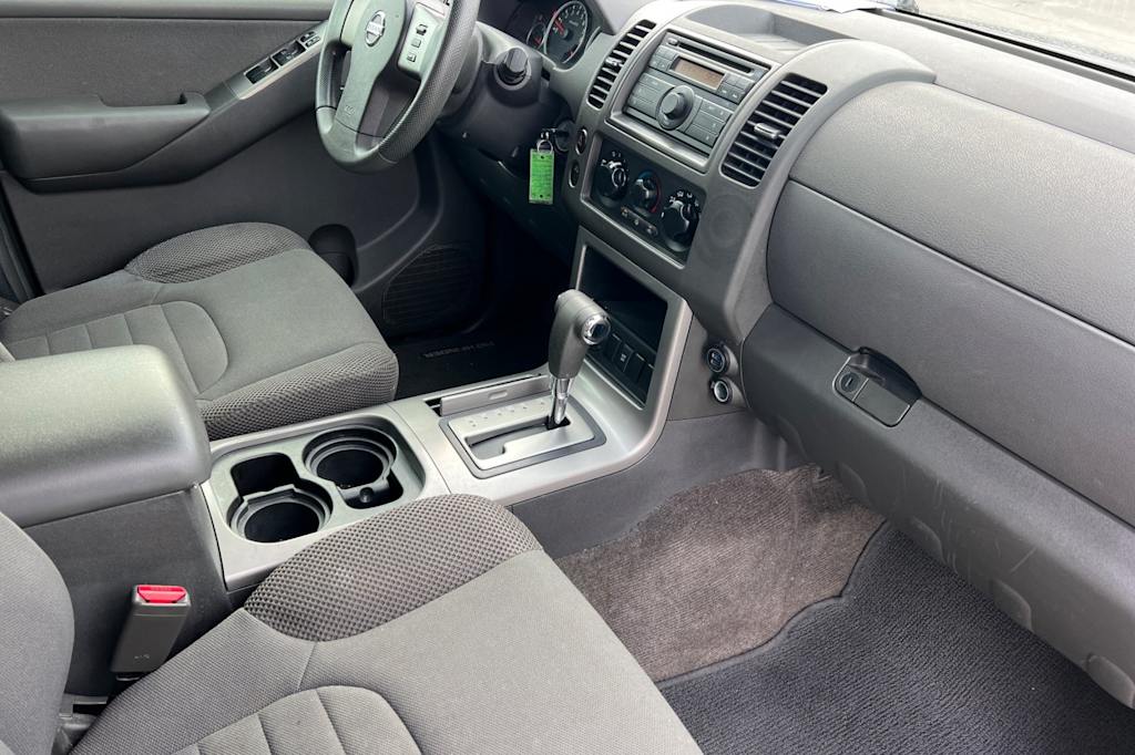 Thumbnail: 2011 Nissan Pathfinder - 13