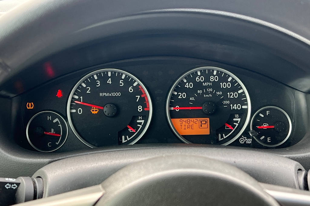 Thumbnail: 2011 Nissan Pathfinder - 27