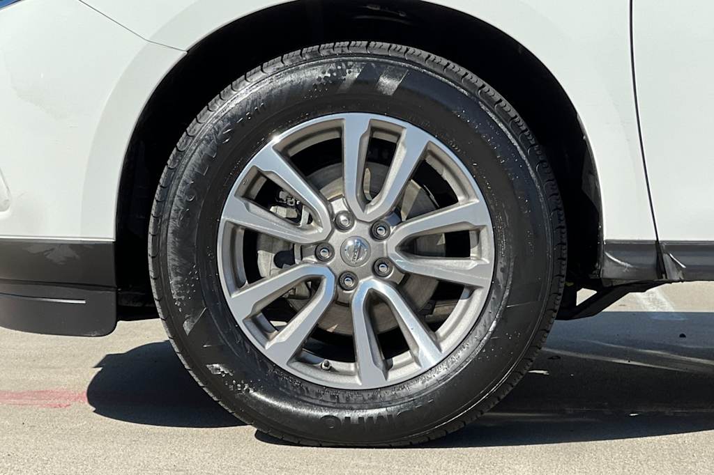 Thumbnail: 2015 Nissan Pathfinder - 8