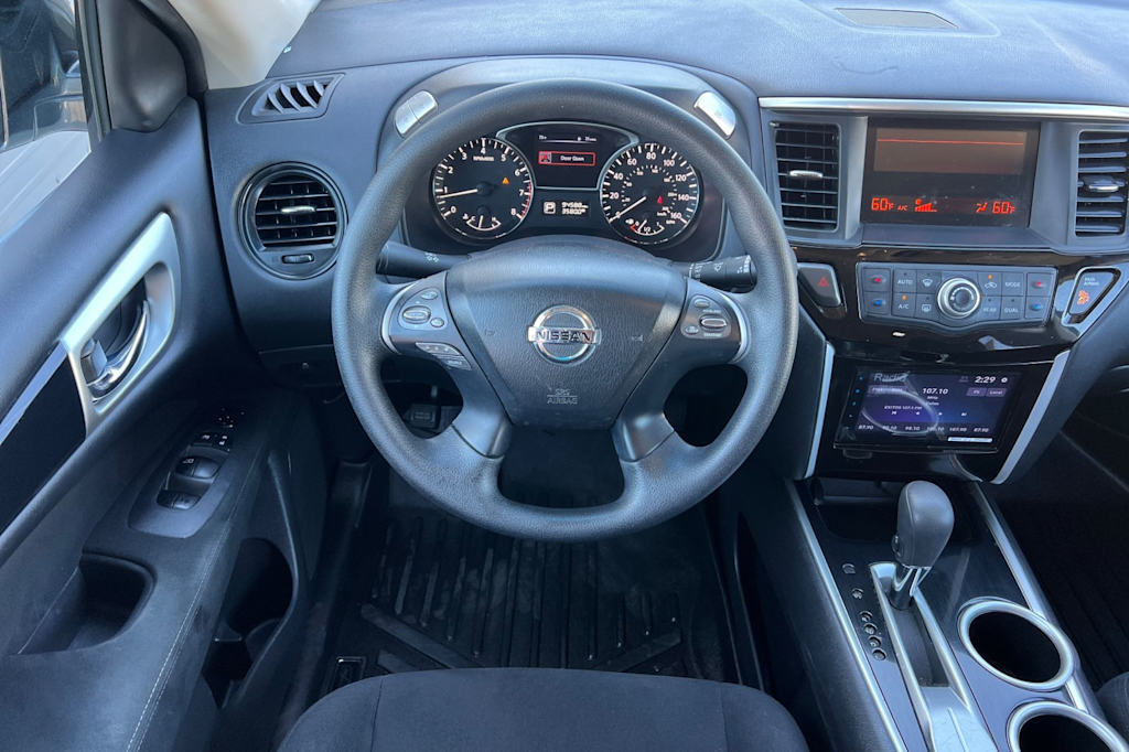 Thumbnail: 2015 Nissan Pathfinder - 12