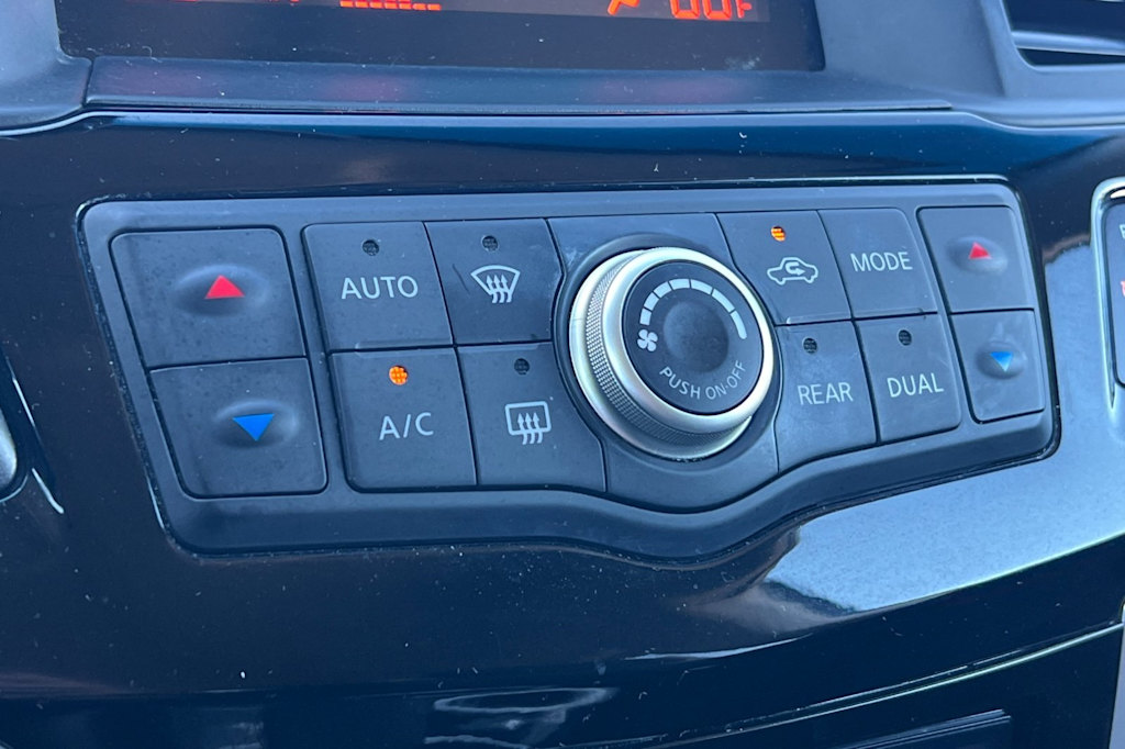 Thumbnail: 2015 Nissan Pathfinder - 28