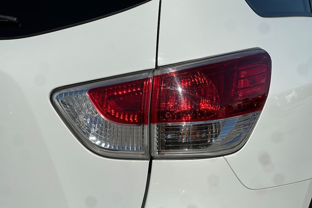 Thumbnail: 2015 Nissan Pathfinder - 36