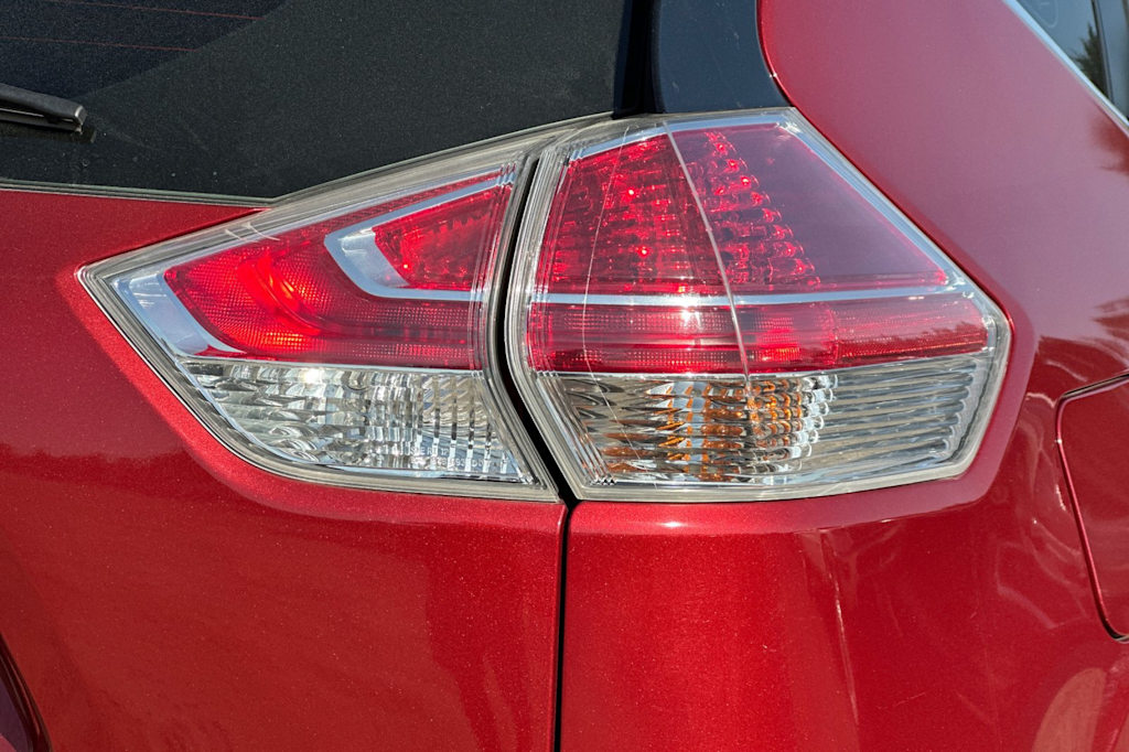 Thumbnail: 2016 Nissan Rogue - 35