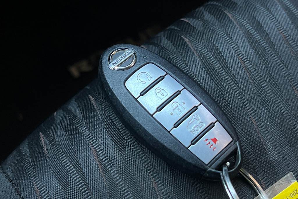 Thumbnail: 2019 Nissan Rogue - 17