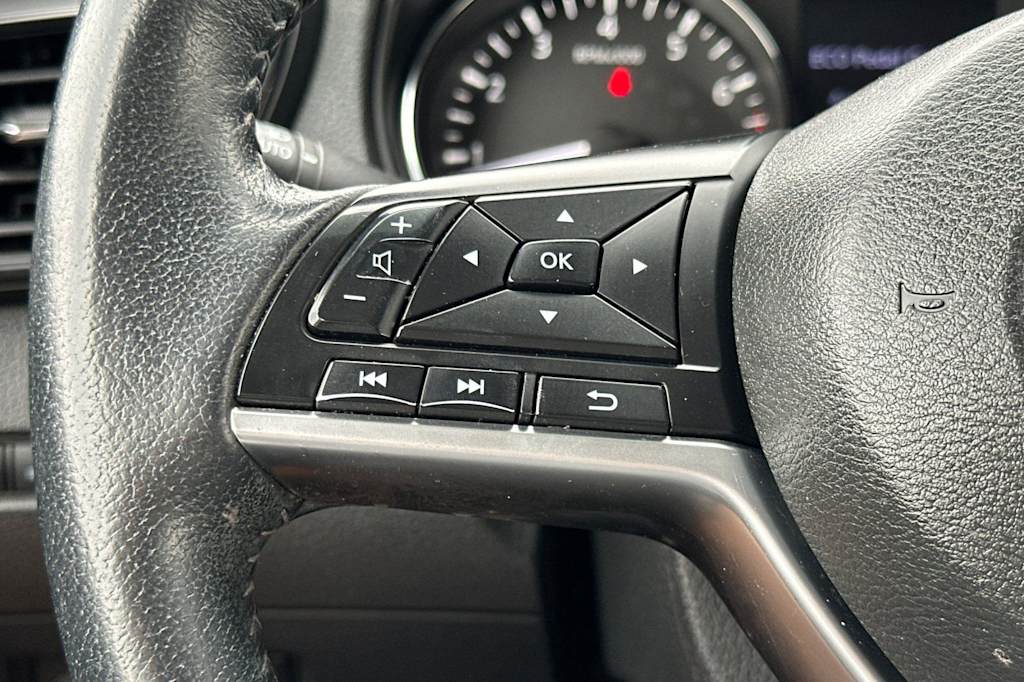 Thumbnail: 2019 Nissan Rogue - 32