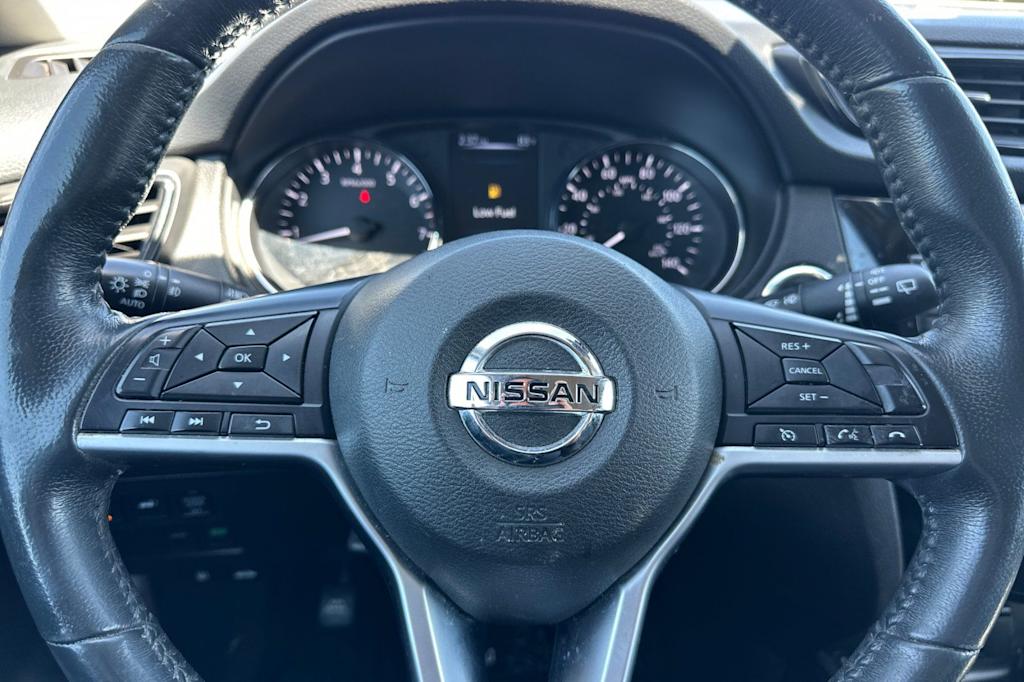 Thumbnail: 2017 Nissan Rogue - 28