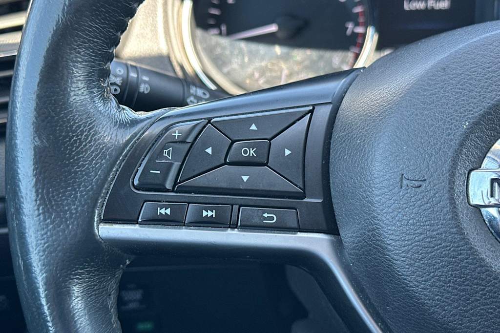 Thumbnail: 2017 Nissan Rogue - 30
