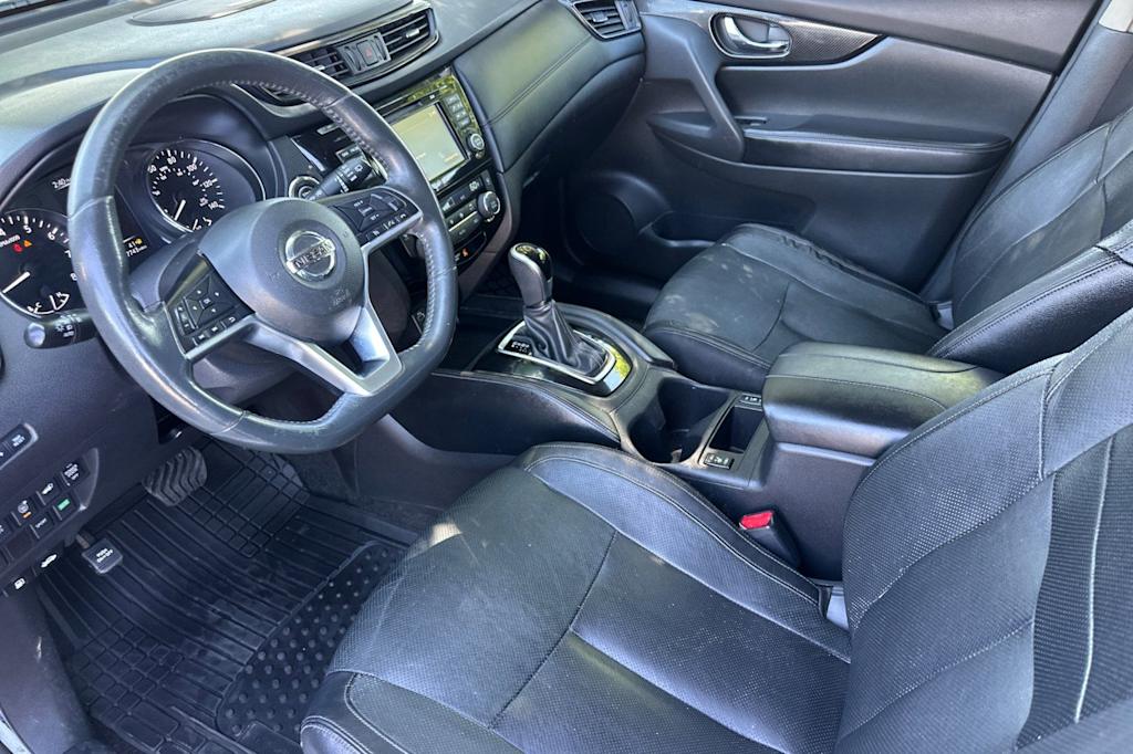 Thumbnail: 2017 Nissan Rogue - 10