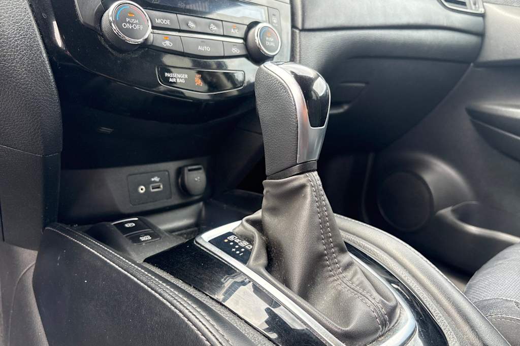 Thumbnail: 2019 Nissan Rogue - 15