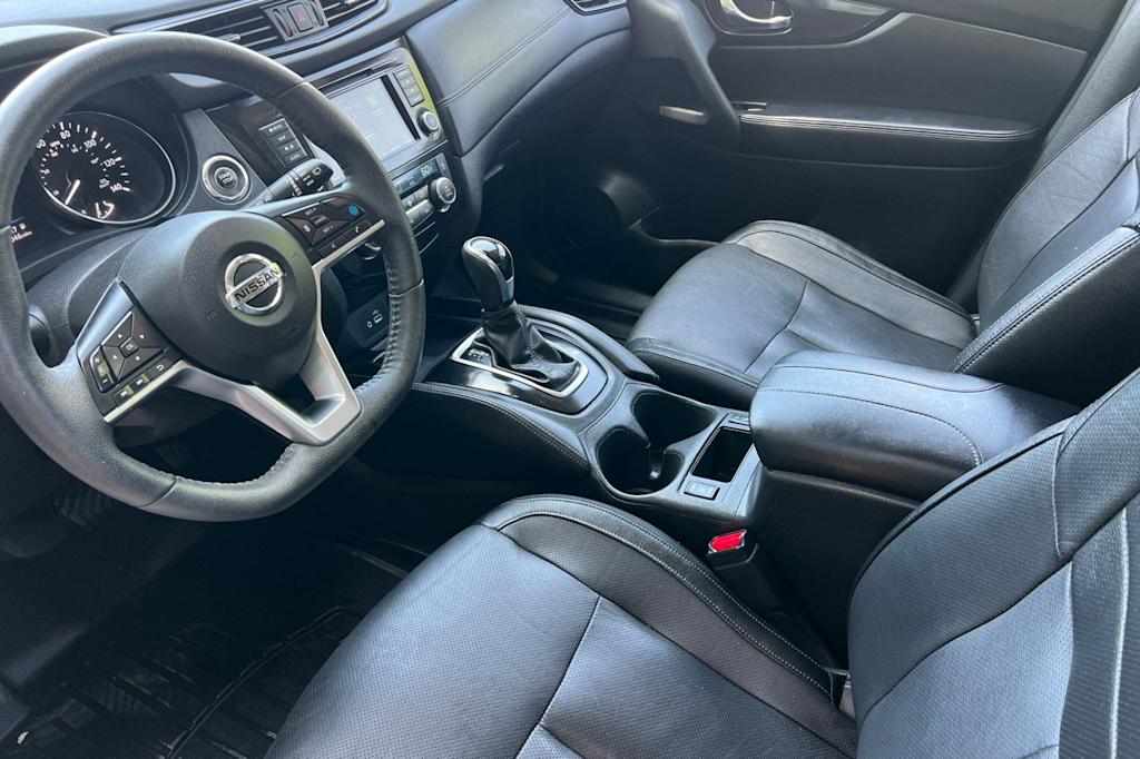 Thumbnail: 2020 Nissan Rogue - 9