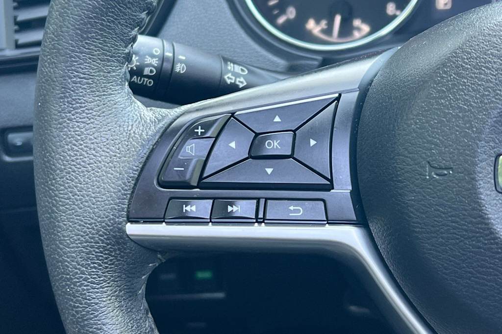 Thumbnail: 2020 Nissan Rogue - 33