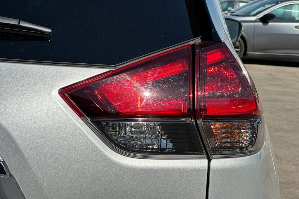 Thumbnail: 2020 Nissan Rogue - 36