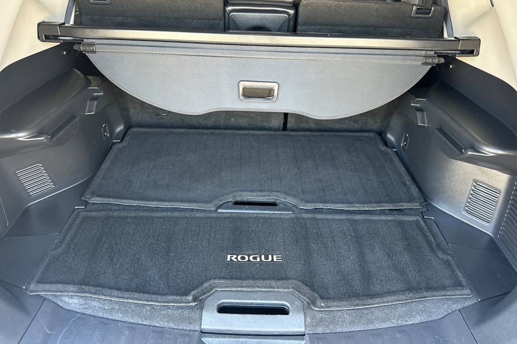 Thumbnail: 2020 Nissan Rogue - 17