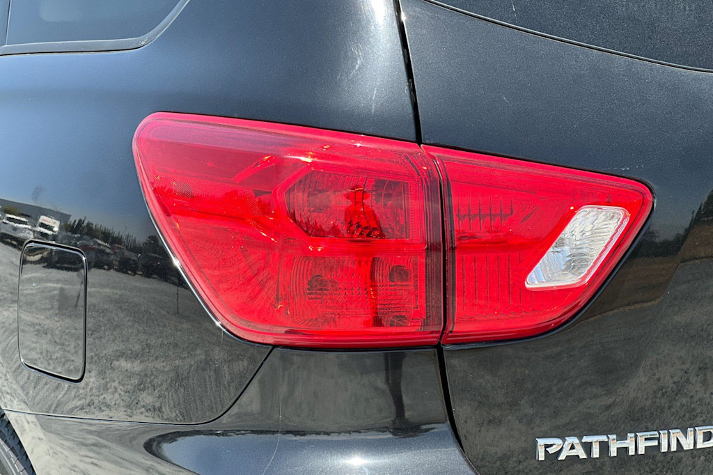Thumbnail: 2020 Nissan Pathfinder - 34